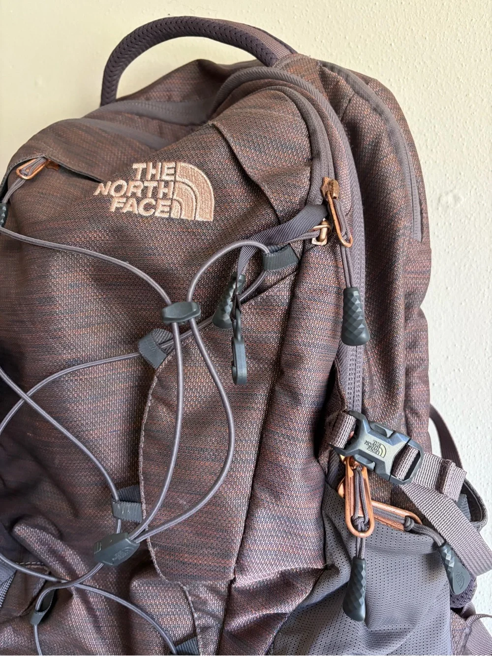 The North Face Borealis 27L Rabbit Grey Copper Melange Hiking Commuter Daypack